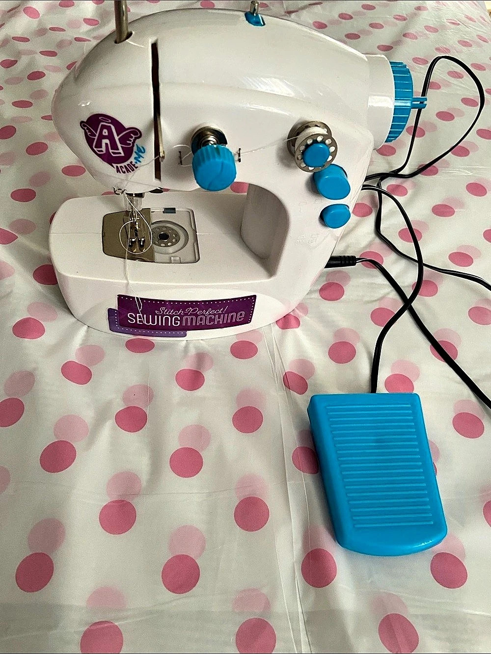 The Original Sewing Machine Sewing Machine White & Blue